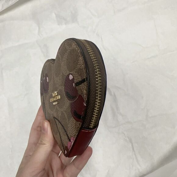 NWT Limited Coach CZ476 Heart Coin Case Signature Canvas Cherry Valentines - Picture 6 of 8